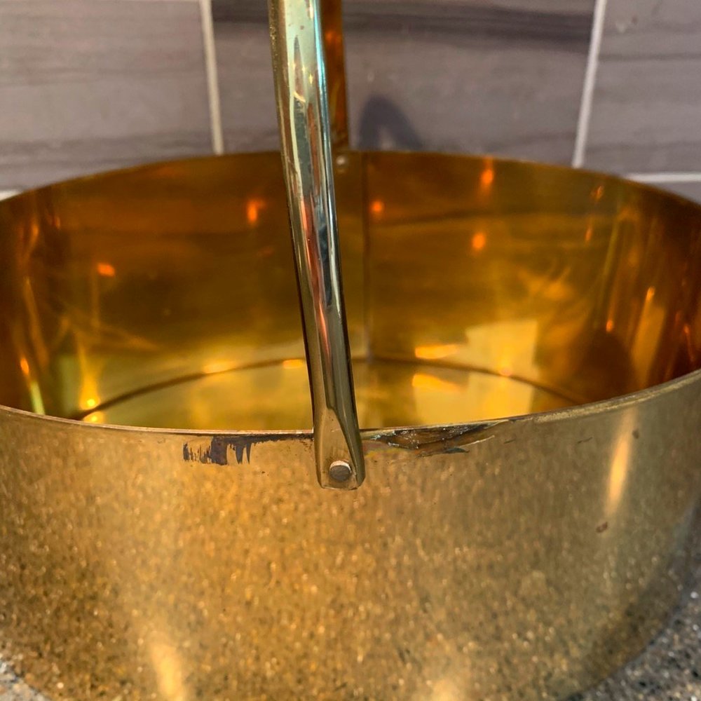 Brass basket w/ moveable handle - Picture 5 of 5